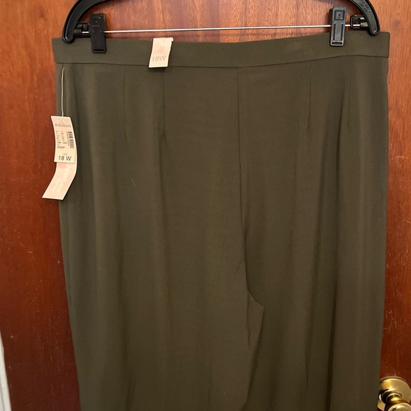 NWT Dressbarn Green Dress Pants 18W - Picture 9 of 9
